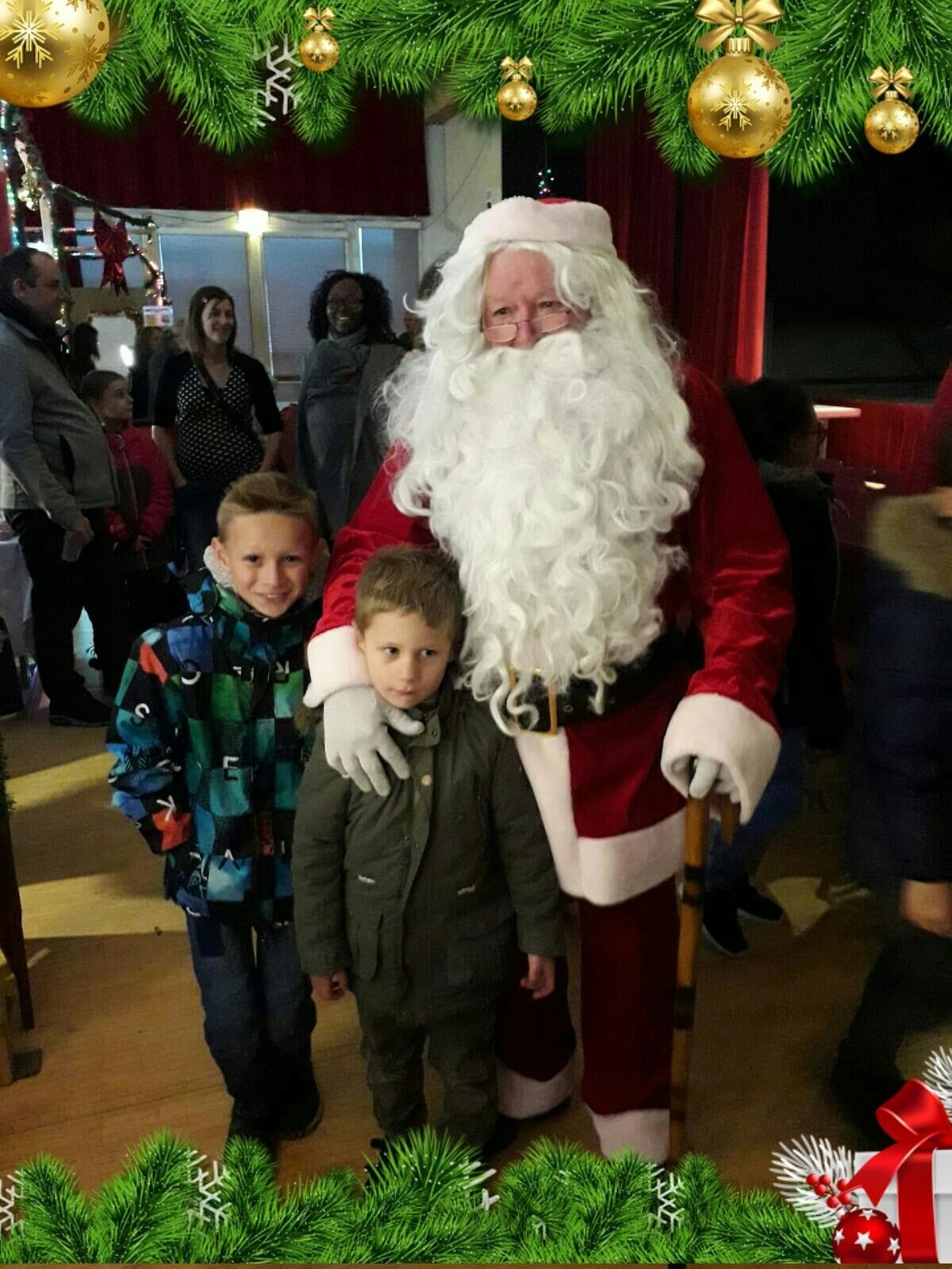 PRESENCE DU PERE NOEL AU MARCHE DE NOËL